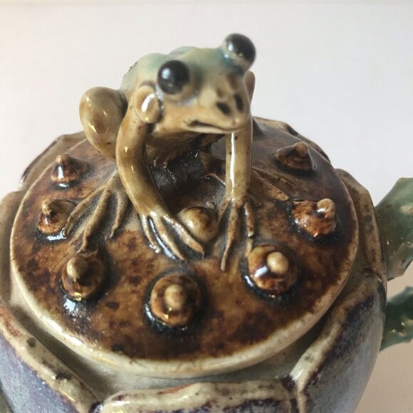 Stoneware art teapot with frog conch shell legs lotus leaf blue green unsigned - Picture 3 of 10